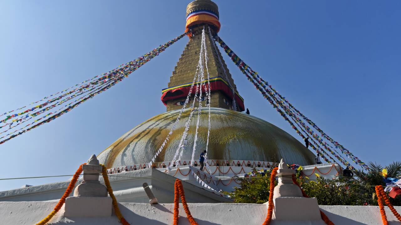 Bouddhisme et écologie : des drapeaux de prière biodégradables au Népal