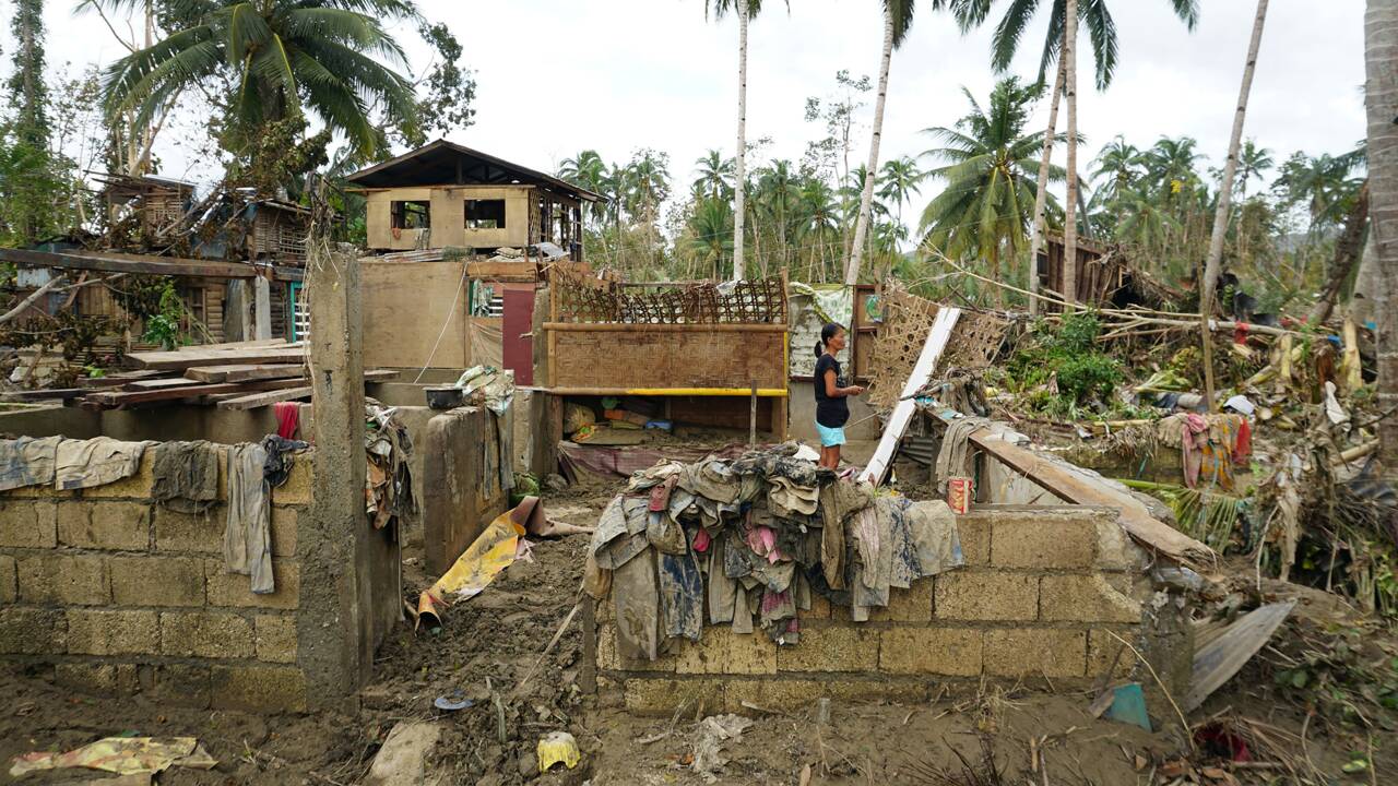 Philippines : appels à l'aide après le passage dévastateur du typhon Rai