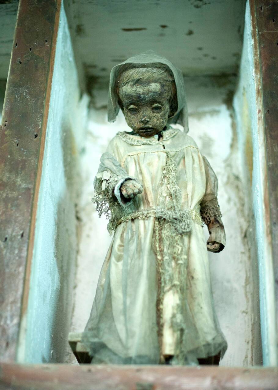 Des scientifiques vont tenter de percer les secrets des momies d'enfants des catacombes de Palerme