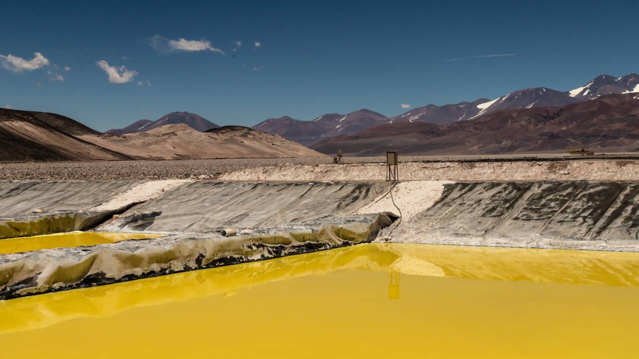Pourquoi le lithium est-il au coeur d'une "ruée vers l'or blanc" planétaire ?