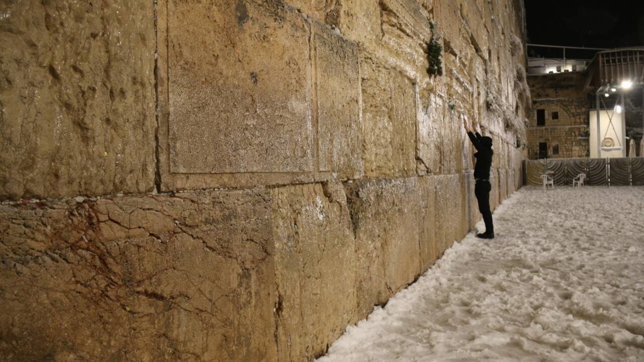 Images rares de Jérusalem recouverte par la neige