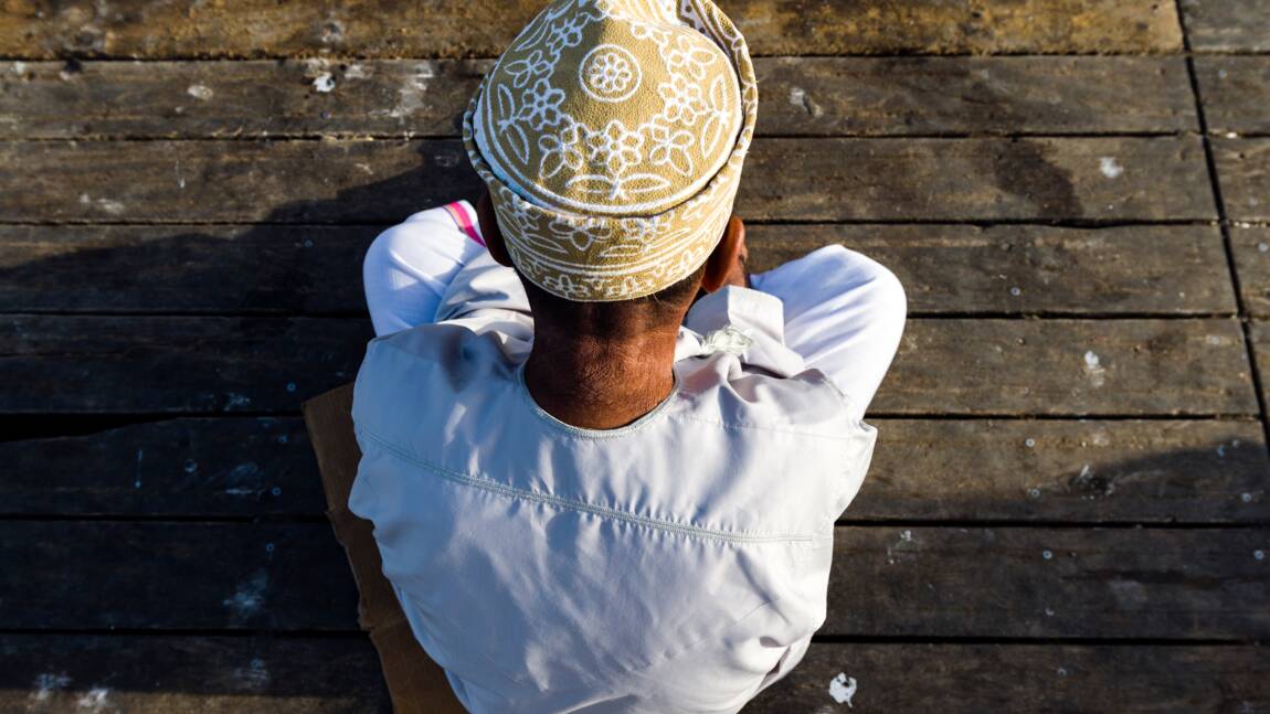 Mode contre tradition : à Oman, on ne plaisante pas avec la dishdasha