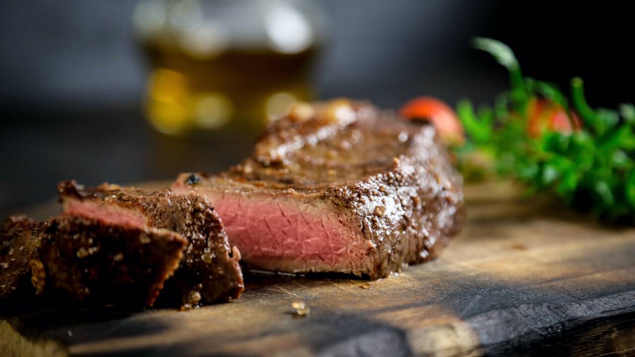 Un steak de dioxyde de carbone dans l'assiette ? Une start-up propose cette solution pour lutter contre le réchauffement climatique