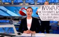 'You're being lied to here': Ukraine war protester interrupts Russian TV news