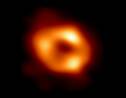 La toute première image d'un trou noir supermassif qui règne au centre de la Voie lactée