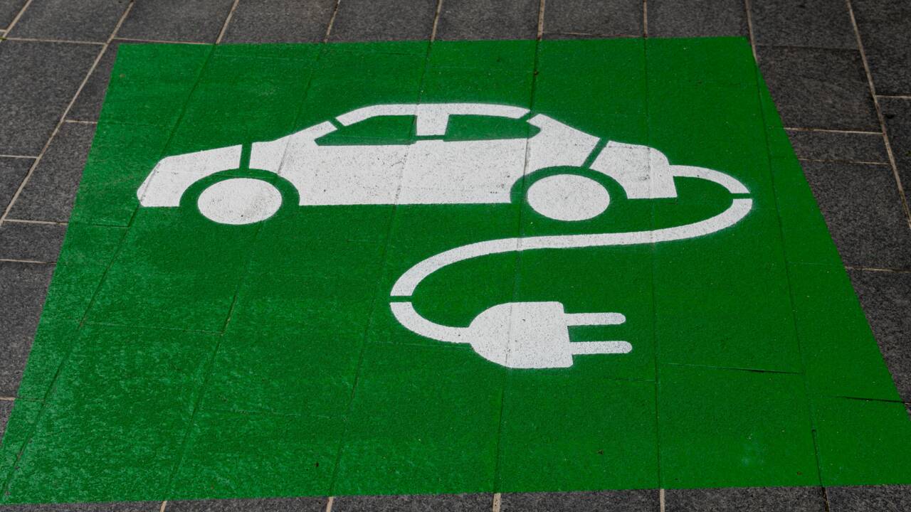 La voiture électrique, pas si écologique ? La vérité sur 3 arguments partagés sur les réseaux sociaux