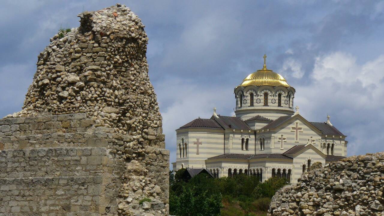 Eglises orthodoxes russe vs Eglise orthodoxe ukrainienne : la "crise de foi" des Ukrainiens 