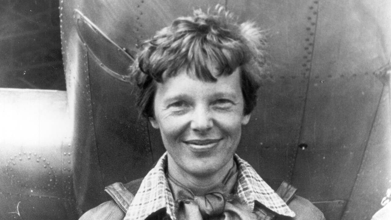 Qui était Amelia Earhart, première femme à traverser l'Atlantique en avion ?
