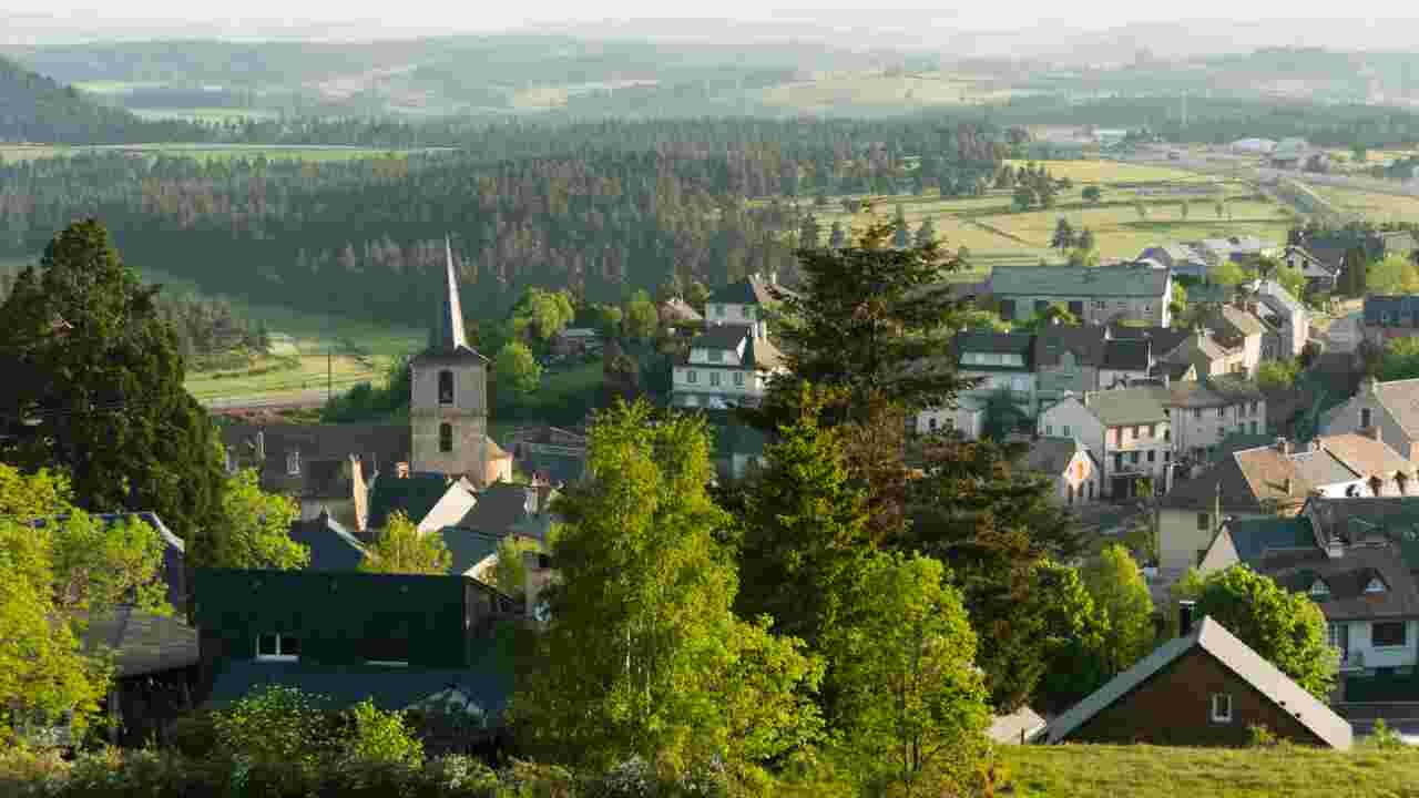 France : quels sont les plus beaux Villages étapes pour faire une pause sur la route des vacances ?