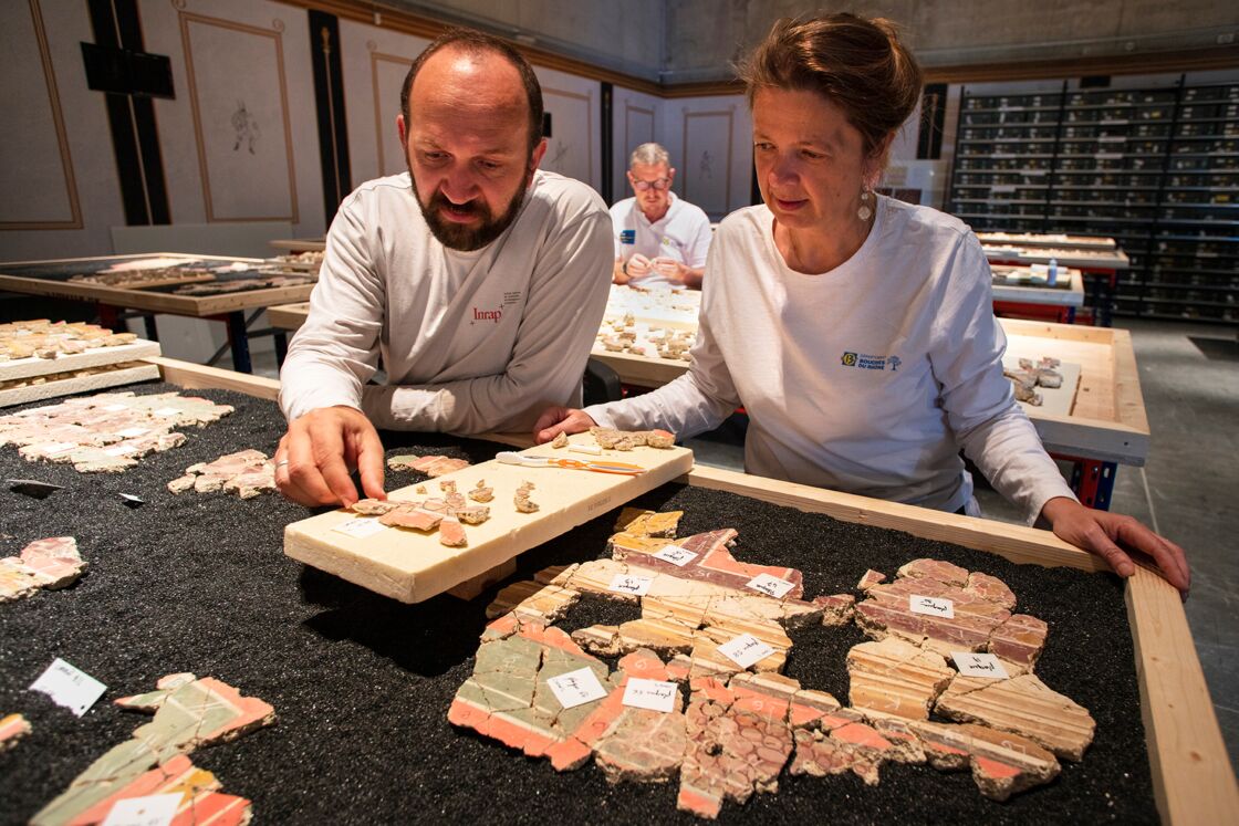 Le puzzle géant de la Maison de la Harpiste, un site archéologique fascinant à découvrir près d'Arles 2 Le puzzle géant de la Maison de la Harpiste, un site archéologique fascinant à découvrir près d'Arles