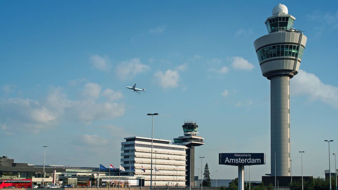 Voyage en avion cet été : l'aéroport d'Amsterdam-Schiphol annule des vols pour éviter des files d'attente "ingérables" 