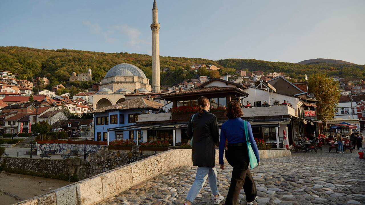 Pour les Kosovars, "citoyens isolés" des Balkans, le parcours du combattant pour se rendre dans l'Union européenne