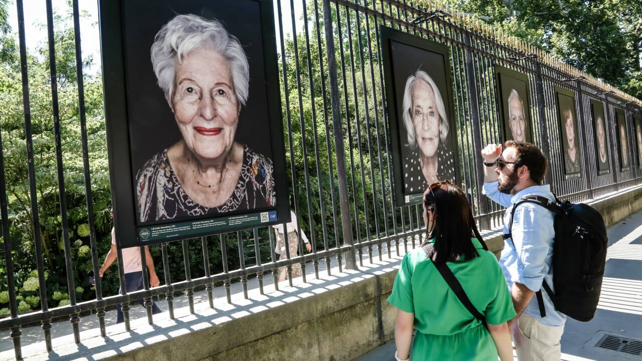"Lest We Forget" : 42 survivants de la Shoah livrent leurs témoignages à travers des portraits exposés à Paris