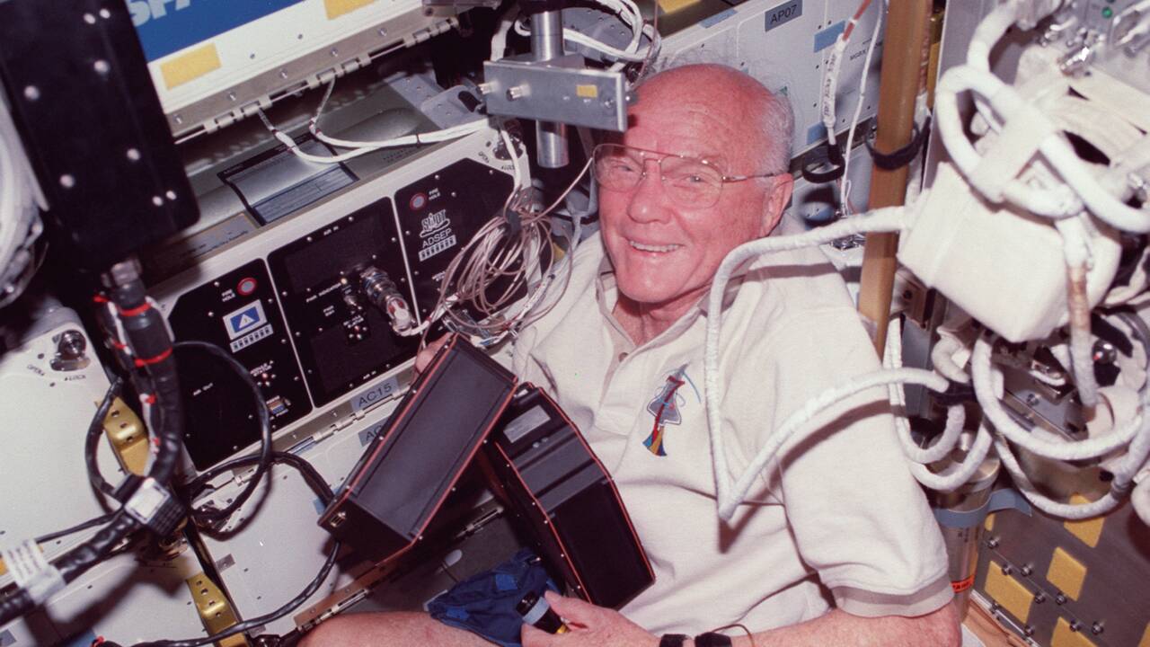 Qui était John Glenn, premier Américain à réaliser un vol en orbite autour de la Terre ?