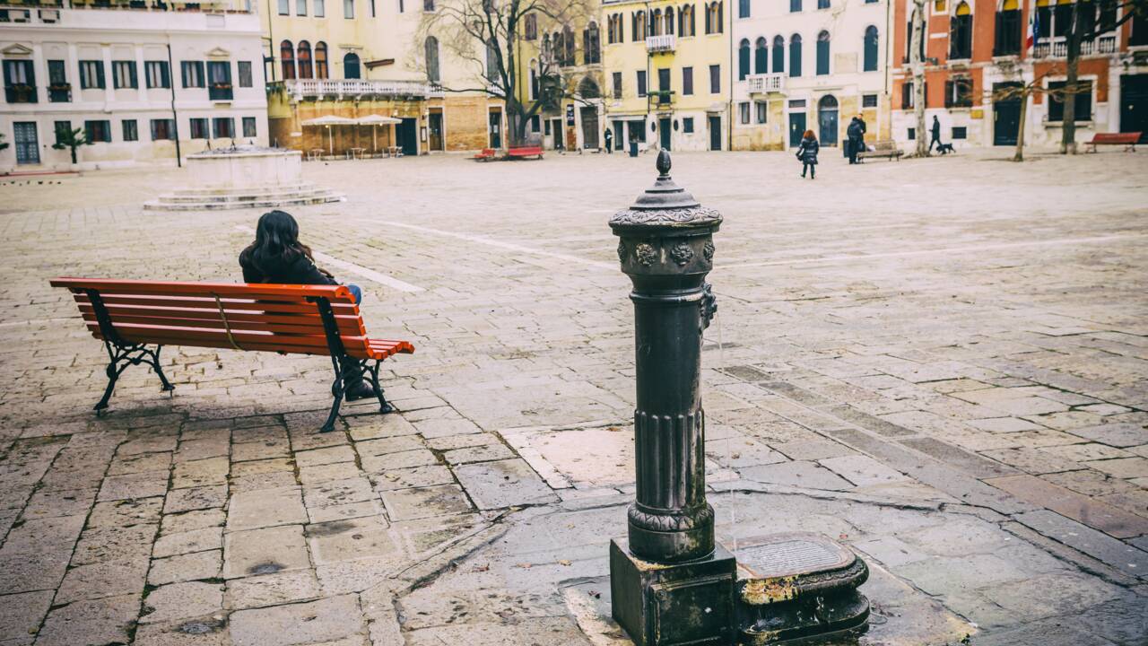 Venise veut inciter les touristes à boire l'eau de ses fontaines au lieu d'acheter des bouteilles en plastique