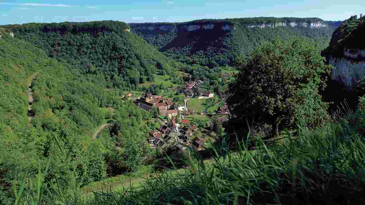 Jura : que faire à Baume-les-Messieurs, l'un des Plus Beaux Villages de France ?