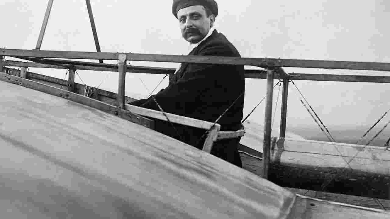 "L'Angleterre n'est plus une île" : quand Louis Blériot devenait en 1909 le premier pilote à traverser la Manche en avion