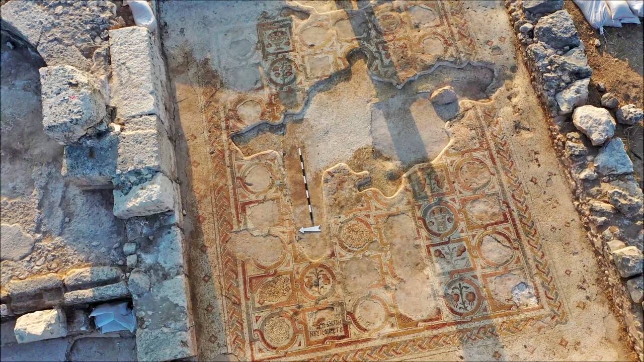 Un couvent byzantin vieux de 1.500 ans et sa sublime mosaïque redécouverts en Israël