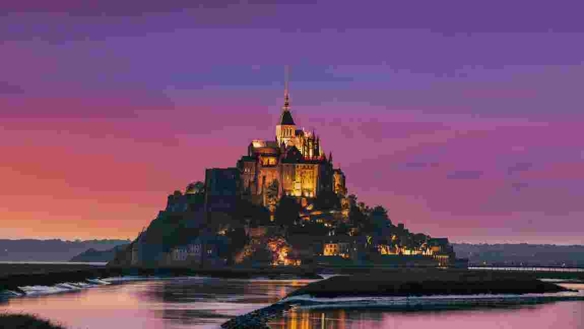 Le Mont-Saint-Michel a attiré jusqu'à 36 000 visiteurs en une seule journée cet été