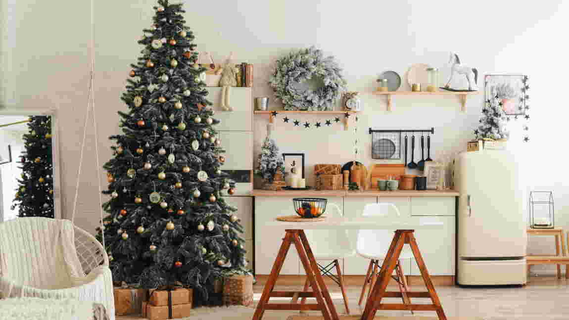 Quand les sapins de Noël naturels ou synthétiques altèrent la qualité de l