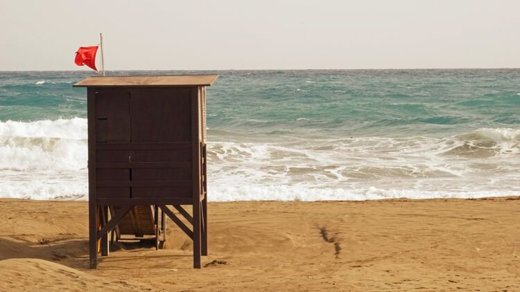 Get Couleurs drapeau sur la plage HD