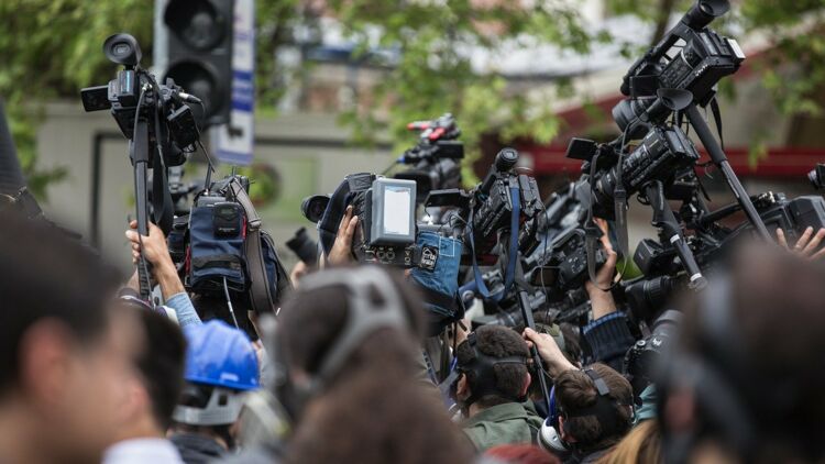 Depuis Quand Deteste T On Les Journalistes Ca M Interesse