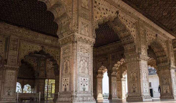 Les Indiens profitent presque seuls du Taj Mahal avant le retour des touristes étrangers
