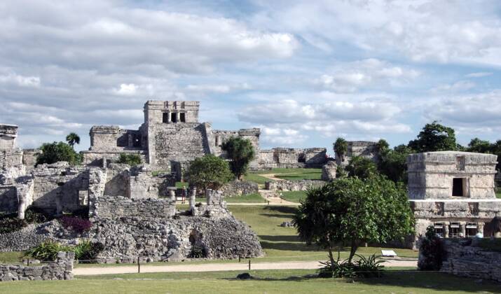 Mexique : découverte  exceptionnelle d'une pirogue maya en parfait état