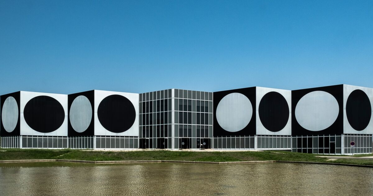 Fondation Vasarely, AixenProvence, Hors d'Aixen