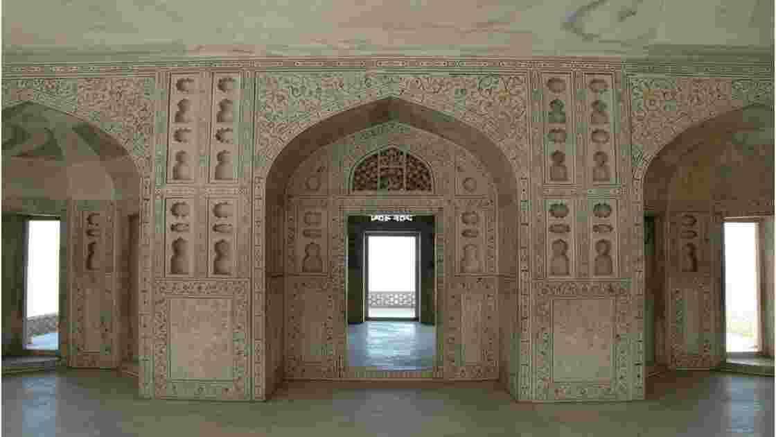Fort Rouge d'Agra, Musamman Burj