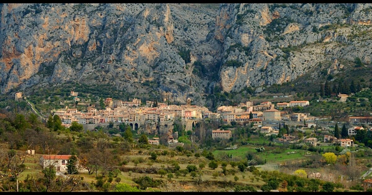 Moustier Sainte Marie, Le village de Moustier Sainte... - Geo.fr