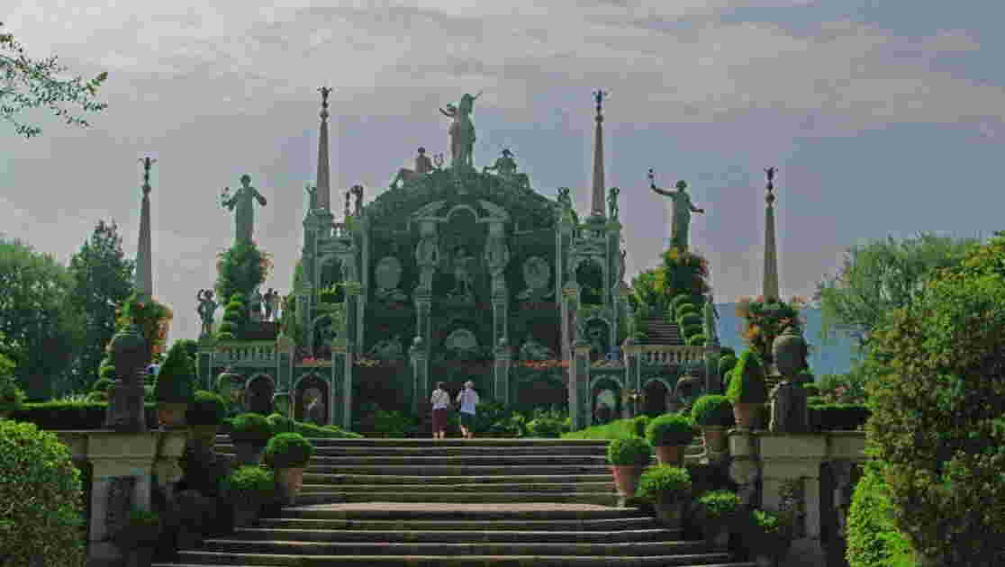 un plafond du palais Borromée., Geo.fr
