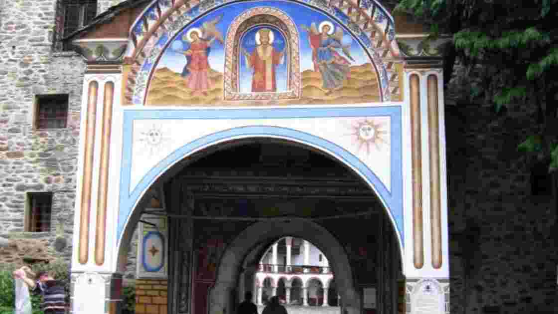 l'entrée du monastère