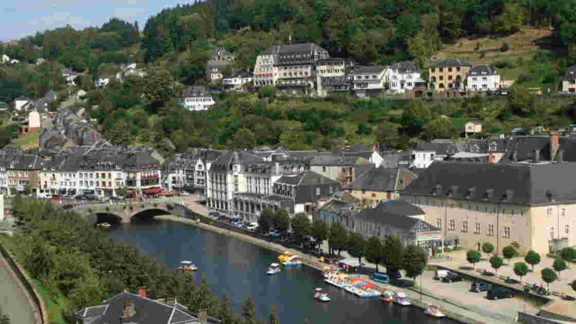 Château médiéval de Bouillon en Belgiqu, Geo.fr