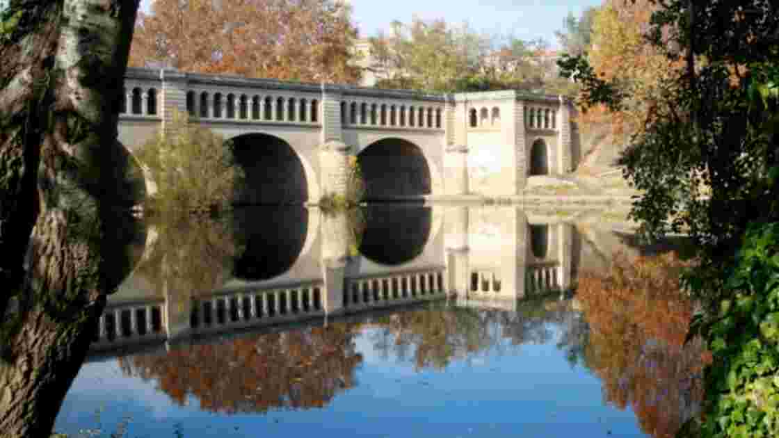 reflet du pont canal