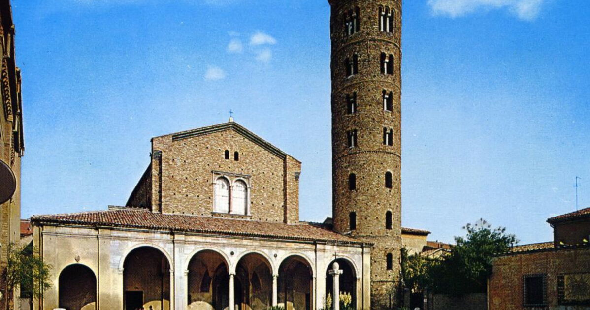 St Apollinaire nuovo., Elevée entre 493 et 526 par... Geo.fr