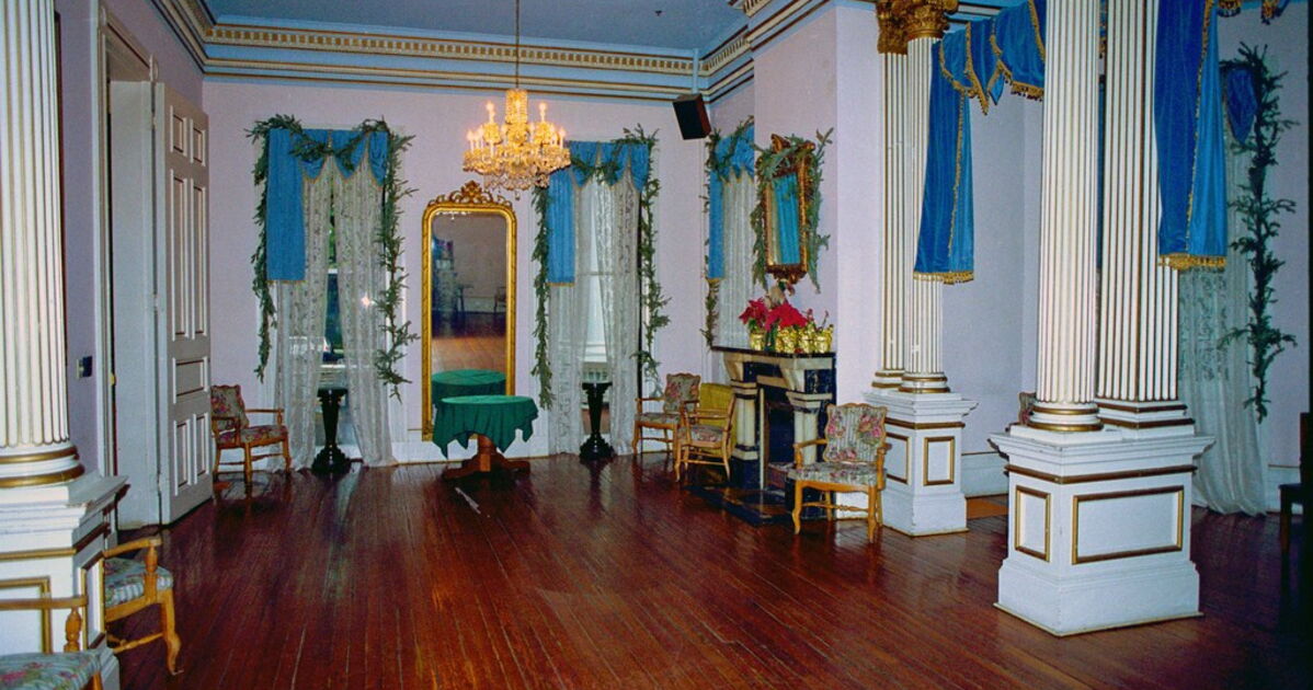 New Orleans Columns Hotel 2.jpg, Garden District1 Geo.fr