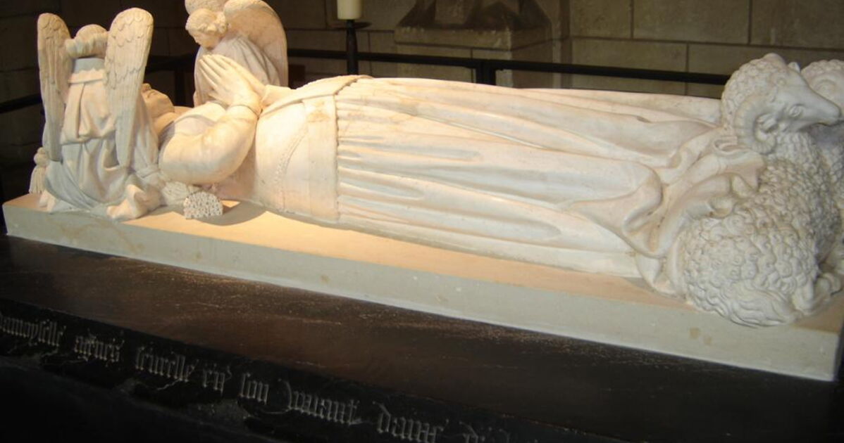 Tombeau d'Agnès Sorel (Loches), La cité royale de1 Geo.fr