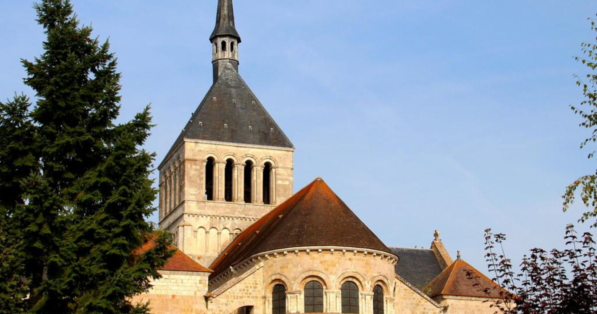 St. BenoîtsurLoire., VO. La basilique de St.1 Geo.fr
