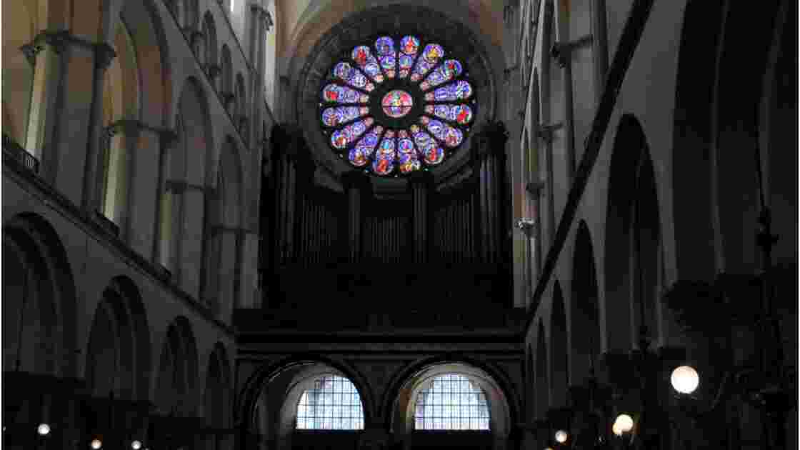 Interieur cathédrale notre dame Tournai