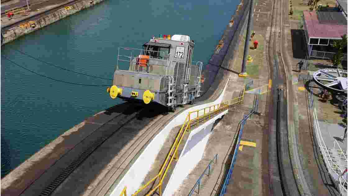 Panama Ecluses de Gatun locomotive 3