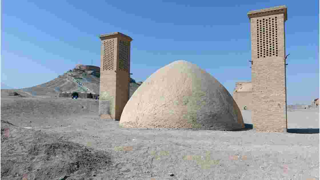 Iran Yazd Tour du silence - Réservoir d'eau avec tours du vent 1 