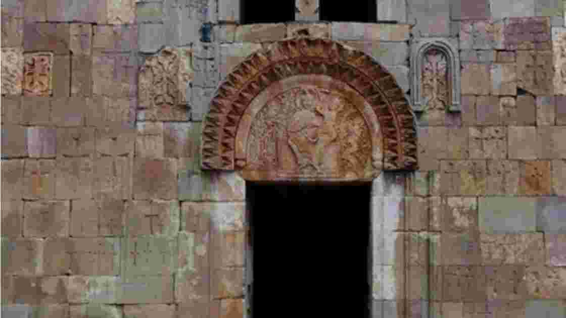 Arménie Noravank Entrée du gavit de l'Eglise Eglise Saint-Jean-le-Précurseur(Karapet) 2 