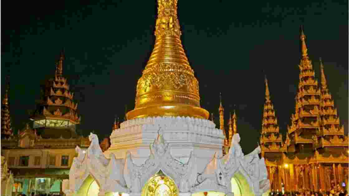 Myanmar Yangon Un soir à la Pagode Shwedagon 7