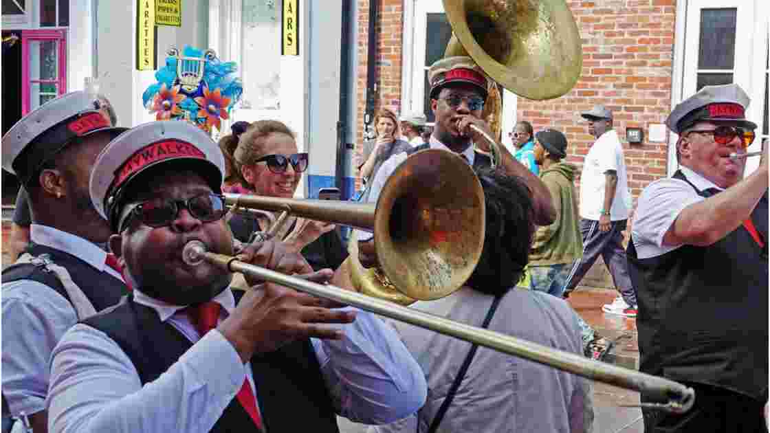 New Orleans Bourbon Street Jazz Parade 11