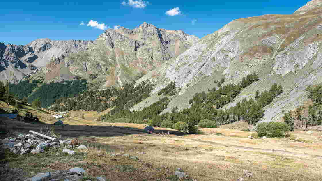 Pont De L Alpe Grand Lac Mi Chemin De Mon Tier Les Bains Geo Fr