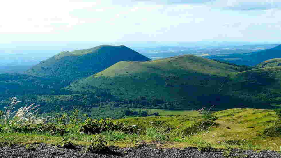 Fond D'écran Paysage Gratuit : La Chaîne Des Puys - Geo.fr