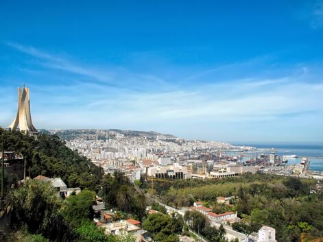 Alger : la ville bleue et blanche