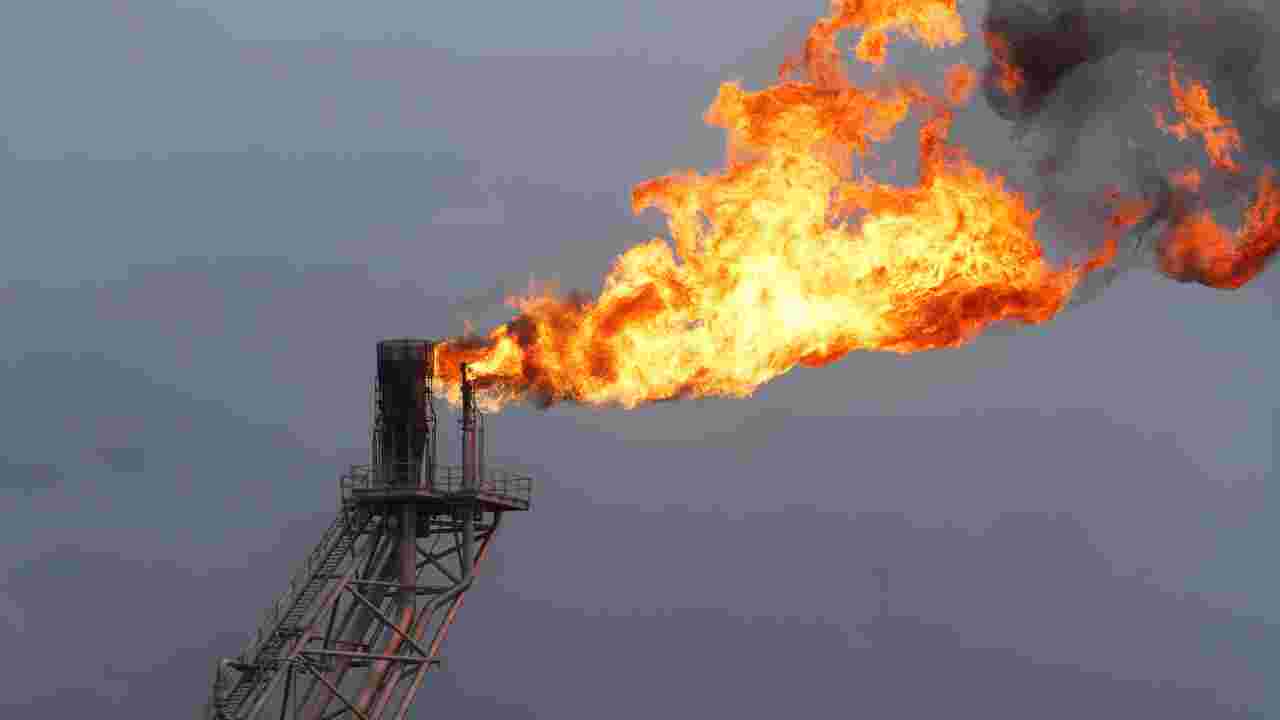 Des experts inquiets face aux énormes quantités de gaz brûlés chaque jour par la Russie