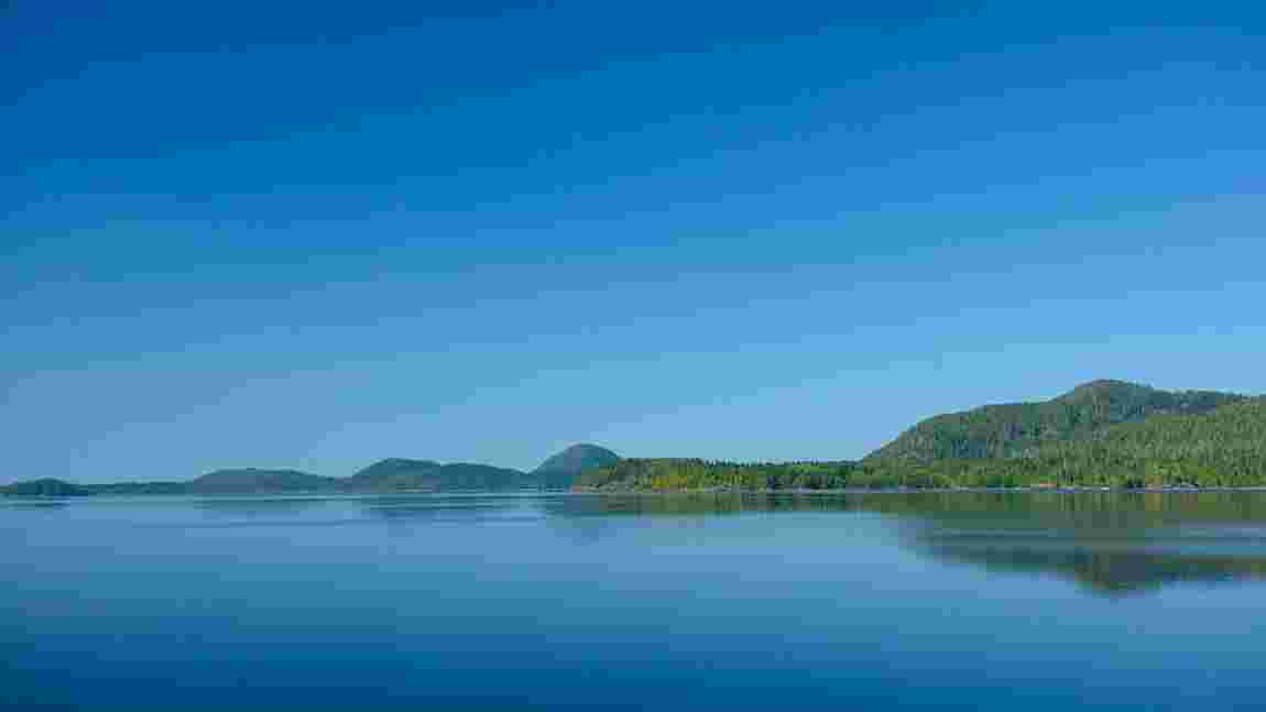 Pourquoi les lacs seront de moins en moins bleus avec le changement climatique ?